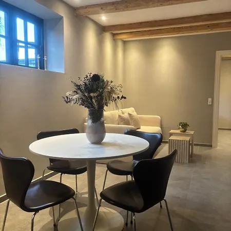 With Backyard Apartamento